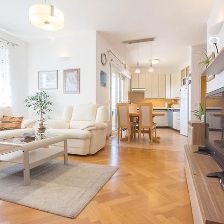 Spacious Apartment On A Great Location -Apartment Kuhta Weißenburg Exterior foto