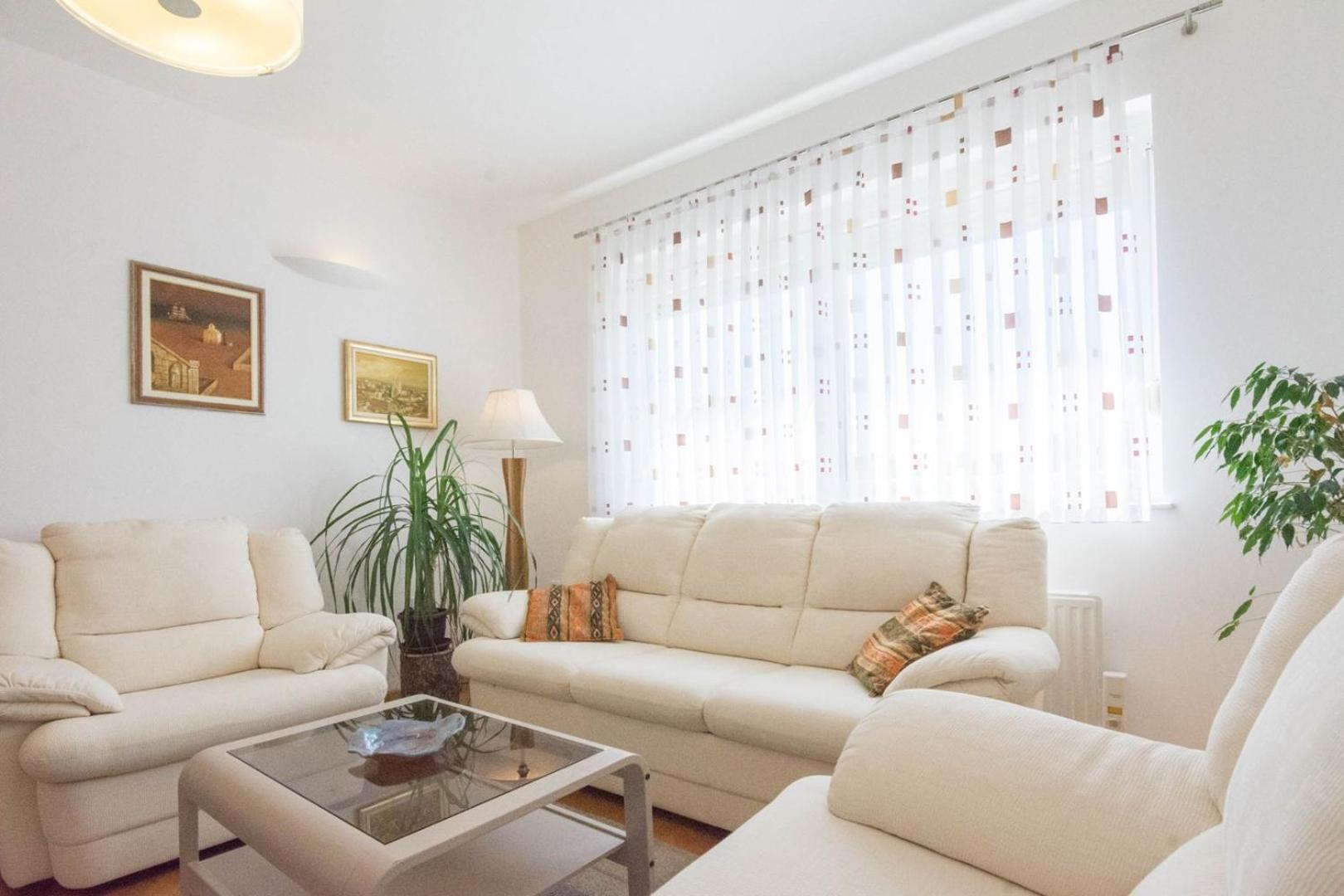 Spacious Apartment On A Great Location -Apartment Kuhta Weißenburg Exterior foto